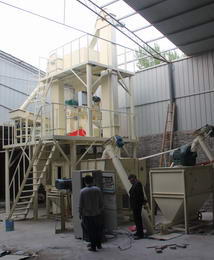 河南原陽(yáng)綠?？?中型顆粒飼料機(jī)組